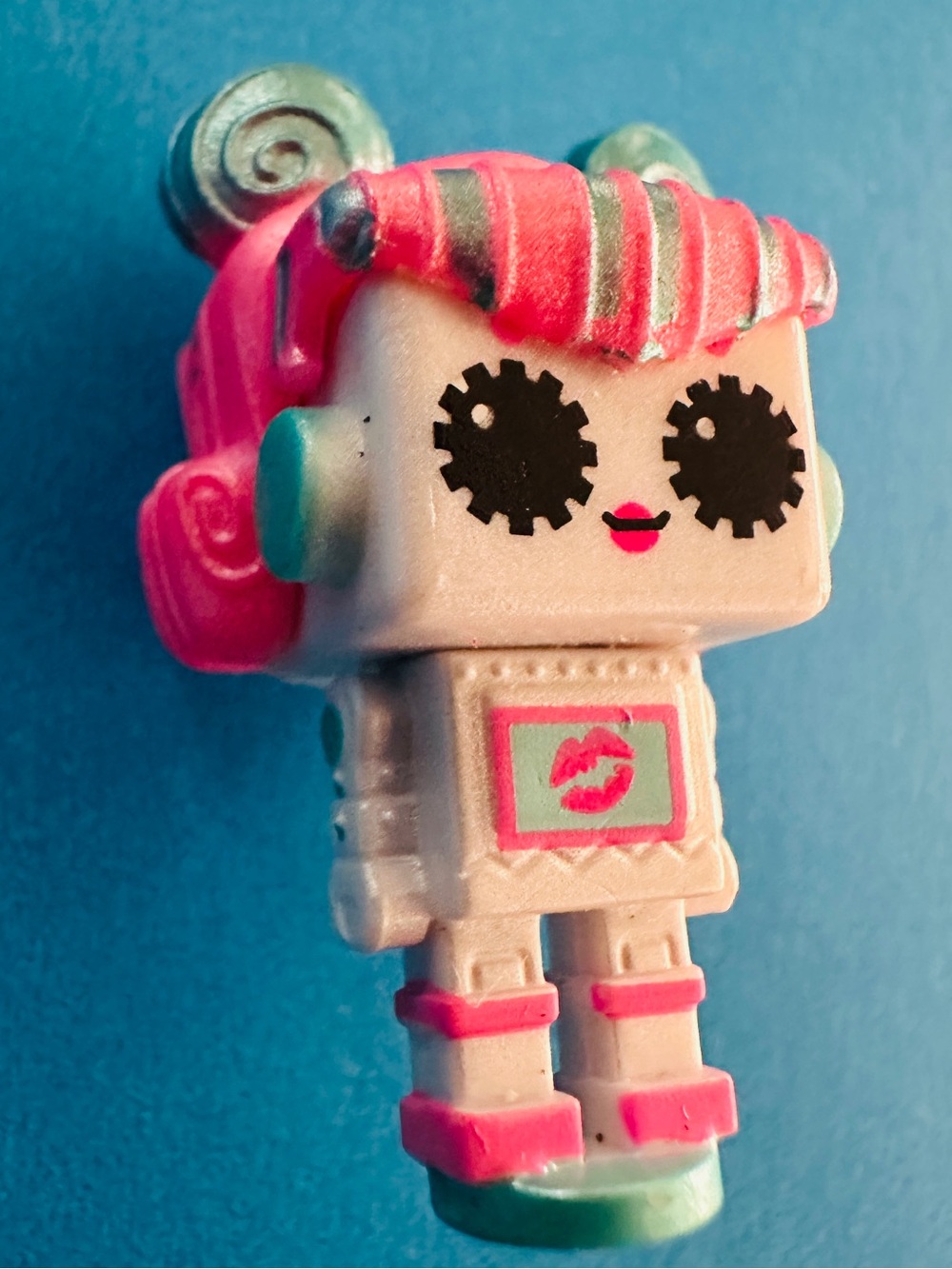 LOL Surprise Tiny Tots XOXO Kisses Pink & Teal Robot Doll Figure 1.25”